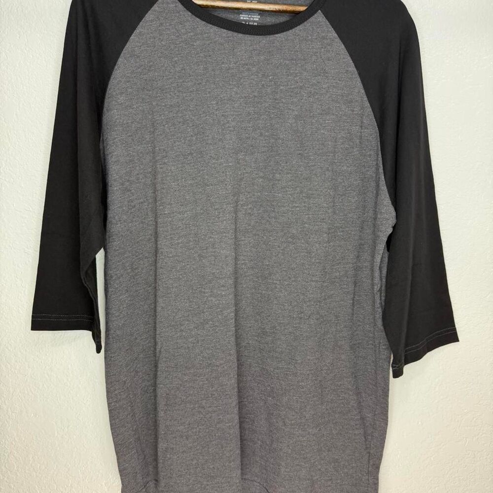 Champs-sports Men's Grey and Black T-shirt
